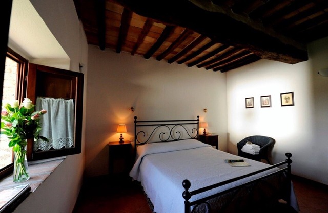 Farmhouse Il Canneto apartment in the countryside of Siena and San Gimignano