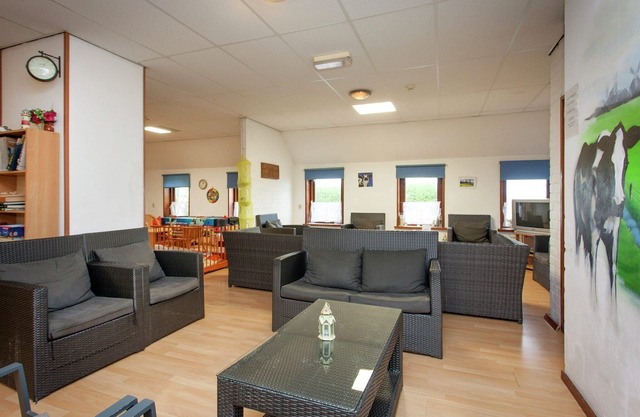 Ferme moderne en Frise au bord de la mer