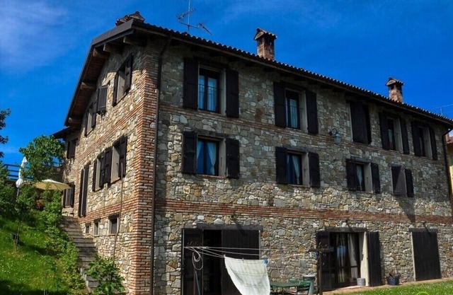 Ferme au coeur de Valsamoggia, terre de vins, châteaux et bonne bouffe!