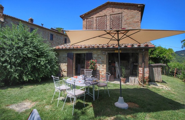 Maison de vacances sur la colline avec jardin