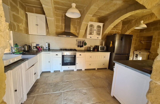 Farmhouse Villa in Gozo With Large Pool & Garden