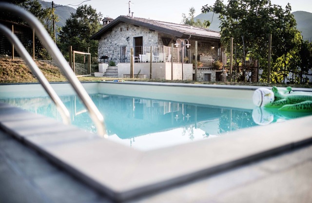 Ferme avec piscine - pour 7 adultes + 4 enfants
