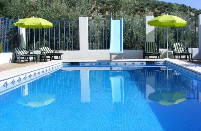 Ferme avec piscine privée et vue imprenable sur le lac Iznajar WIFI