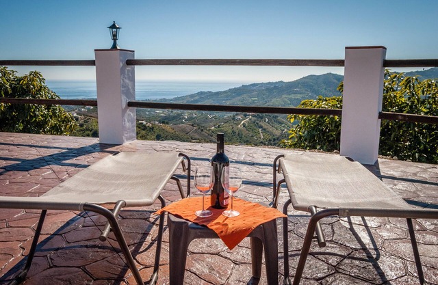 ferme avec wifi, piscine, terrasse, vue mer et montagne CR / MA / 00776
