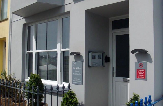 Farnham Hotel