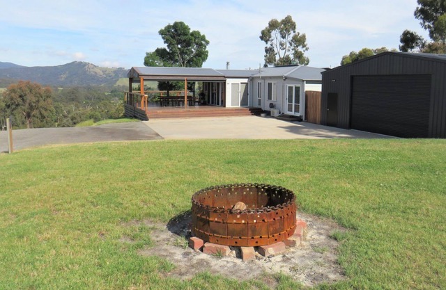 FARR GOUGH: 4 BR, 2 BA House in Goughs Bay, Sleeps 10
