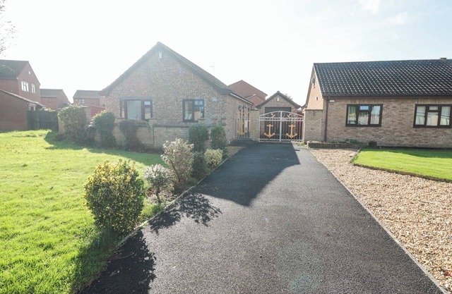 FATIMA, family friendly, with a garden in Burnham-On-Sea