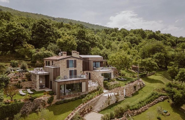 FAVAI HILLS your secret hideaway