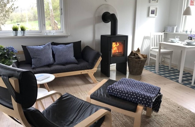Favorite place by the sea - the Blaue Pause vacation home with fireplace and garden.