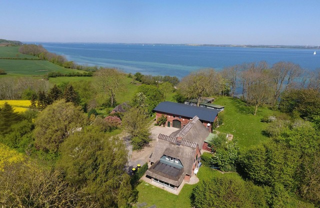 Favorite place by the sea - farmhouse on Mühlendamm with sea view garden, oven and