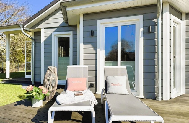 Favorite place near the Baltic Sea - family-friendly wooden house with sunny garden