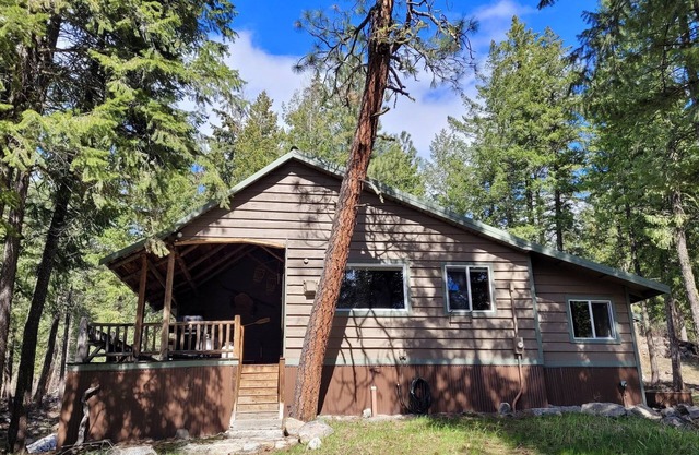 Fawn Creek Hideaway à Mazama. Années 1960 2 Bdrm / 2 Bath, Log Cabin