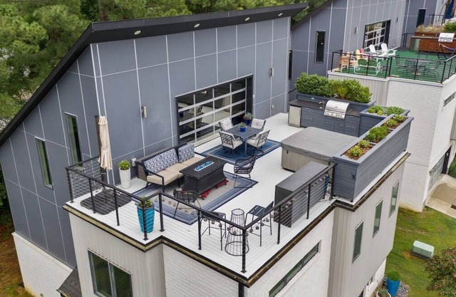 Fayetteview Rooftop Balcony Hot Tub 5 Min to DT