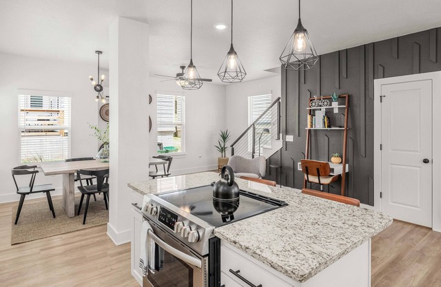 FayetteVilla - Near the University and Centennial Park