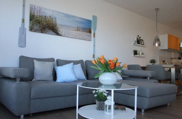 4-person vacation apartment with modern furnishings, swimming pool and sauna