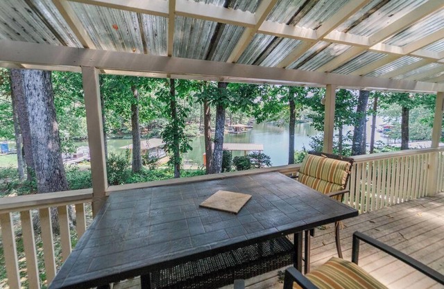 Feel at Home on Lake DeSoto