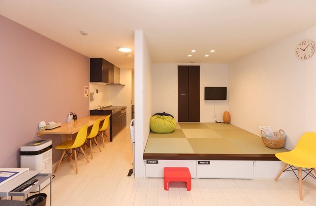 Feel Japanese with tatami mats modern atmosphere with sofas / Hashima Gifu