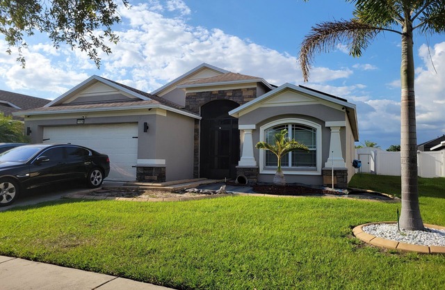 Feel like home ...with big outdoor patio space, BBQ grills and hottub available