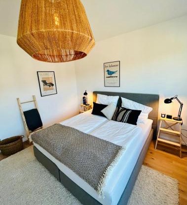 FeelsLikeHome - Wunderschöne und zentrale Wohnung mit Balkon&Parkplatz
