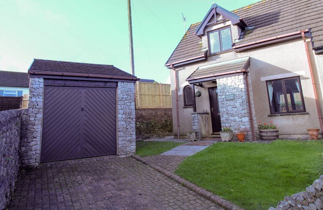 Fell View close to Lake Windermere with leisure club included.