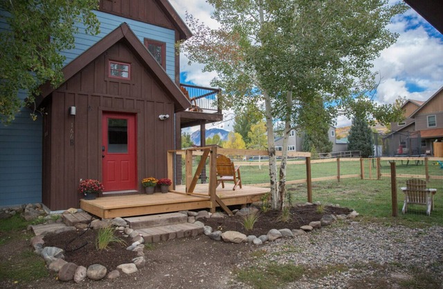 Escape to this inviting, dog-friendly 3-bedroom, 2-bathroom home in the Crested Butte !