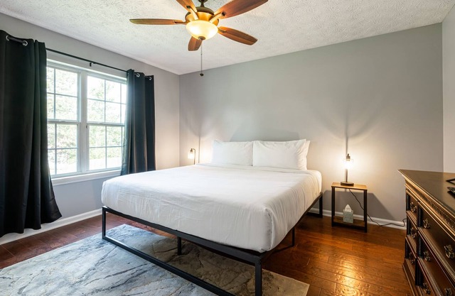 3 Bedroom Emerson Home - 1 mile to LakePoint Sports Complex