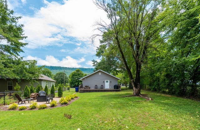 Fenced yard - Dogs - 1 mile The Venue - 10 min to Chattanooga-Lookout Mountain