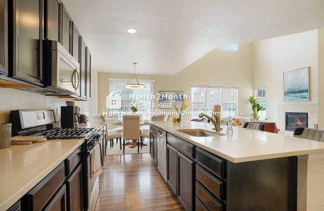 Fenced Yard & Pet Friendly & Dedicate Study & Walk-in Closet #41709