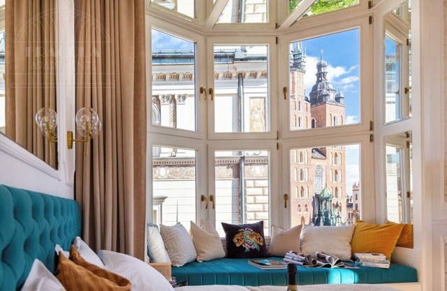 Feniks Lagoon apartment with the best Main Square view