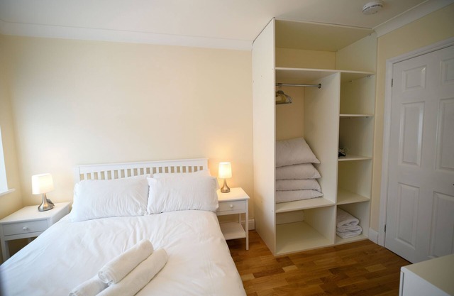Appartement-Douche-Vue sur Rue-Apartment 1