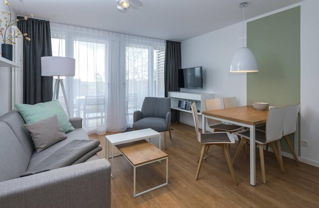 Ferienapartment, Strandnah, mit Balkonen, Parkplatz, Schwimmbad- & Saunanutzung