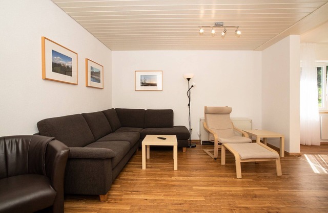 Belle maison de vacances avec piscine commune