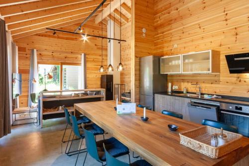 Ferienhaus Blockhouse 8 mit Sauna, Terrasse und Grill