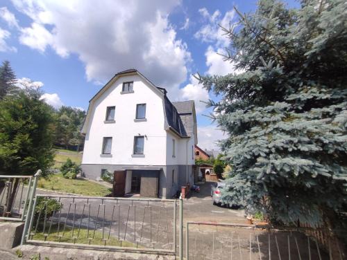 FerienHaus "Grimberg" & großes Grundstück