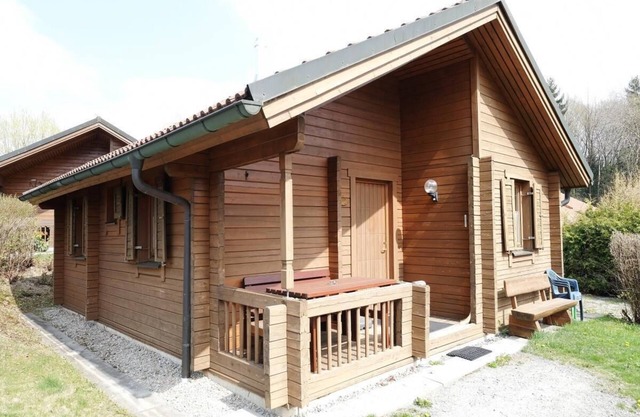 Ferienhaus Jägerpark Viechtach 28, piscine couverte, Wi-Fi et les coûts de l'énergie inclus