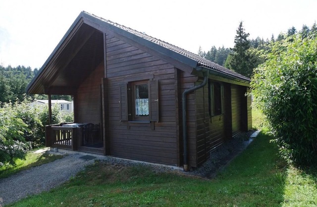 Ferienhaus Jägerpark Viechtach 14, piscine couverte, Wi-Fi et les coûts de l'énergie inclus