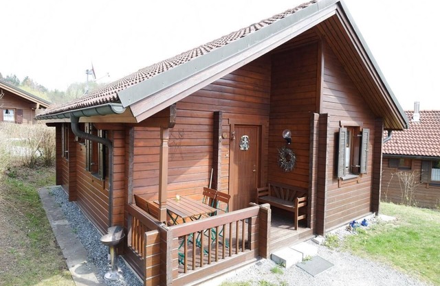 Ferienhaus Jägerpark Viechtach 3, piscine intérieure, Wi-Fi et les coûts de l'énergie inclus