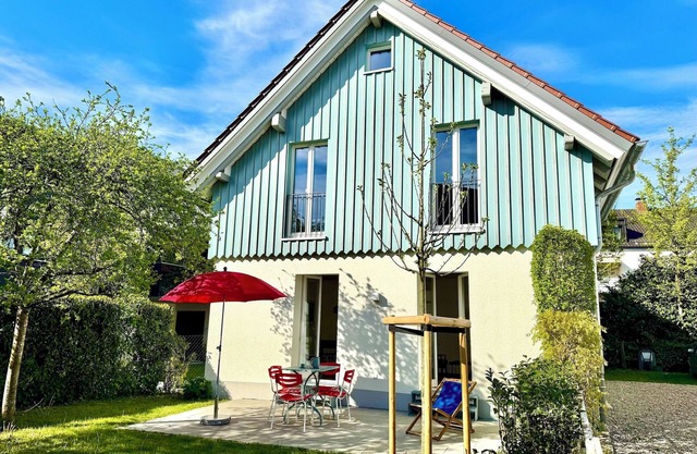 Ferienhaus 's Sommerhäusle - cozy and modern with garden in Lindau