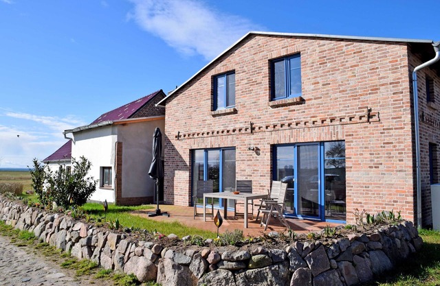 Ferienhaus zum Boddenstrand mit Kamin