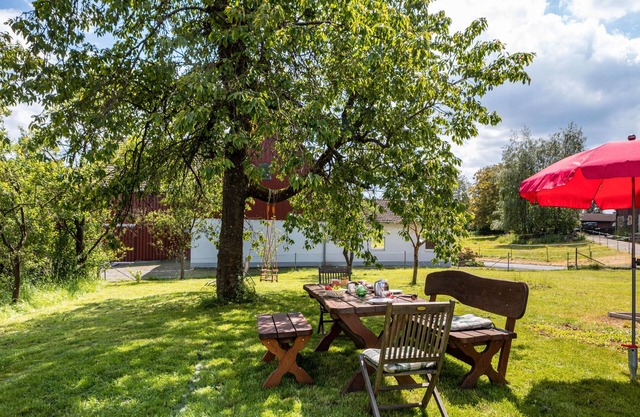 Appartement 'Ferienhof Im Salzbachtal' avec terrasse et jardin privés