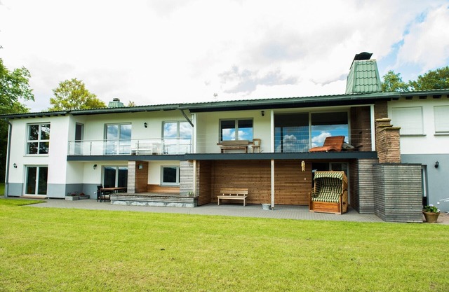 Ferienhof - Weites - Terrain, grand appartement avec terrasse, jardin et aire de jeux pour enfants