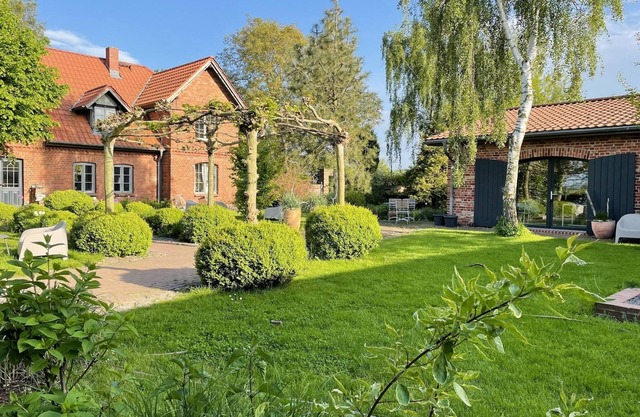 Maison de campagne idyllique avec 5 appartements près du Saaler Bodden