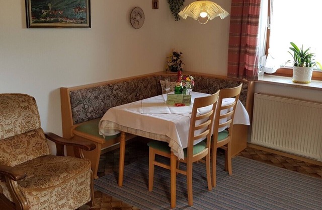 Ferienwohnung 65 qm, 2 Schlafräume, große Wohnküche, Dusche/WC, Terrasse, Sat-TV, 3 Sterne, max 5 Personen