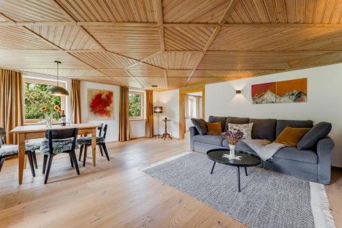 Ferienwohnung Bergblick - stilvoll & modern im Grünen
