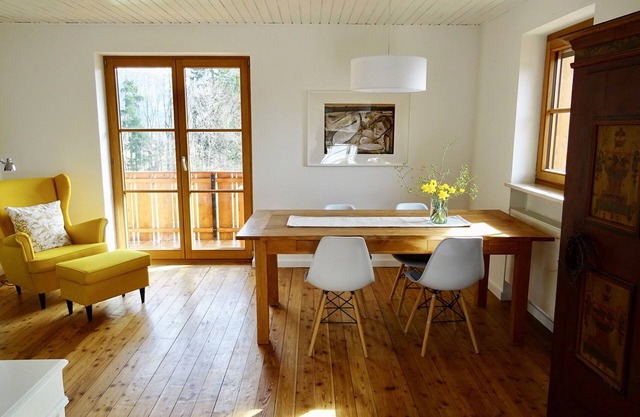 Ferienwohnung Florina 2 Schlafzimmer, Küche, großer Balkon mit schöner Aussicht, 80qm