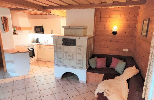 Ferienwohnung Hochries für 2-4 Personen 1. Stock, Balkon, eigener Eingang, 1 Schlafzimmer, Wohn/Schlafzimmer, Küche