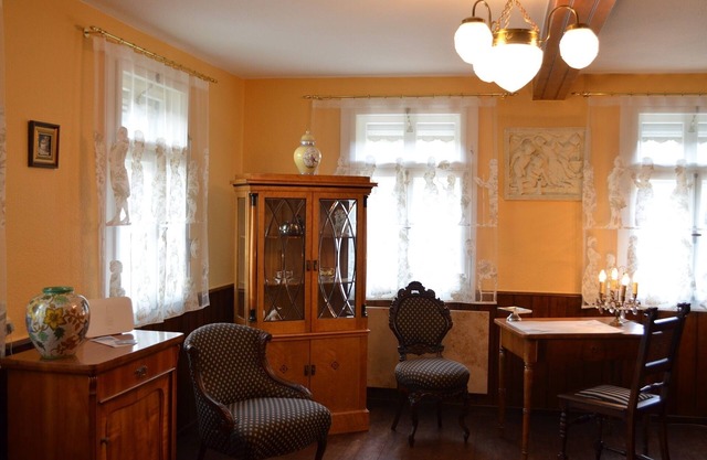 Appartement avec équipement historique et sommier à ressorts