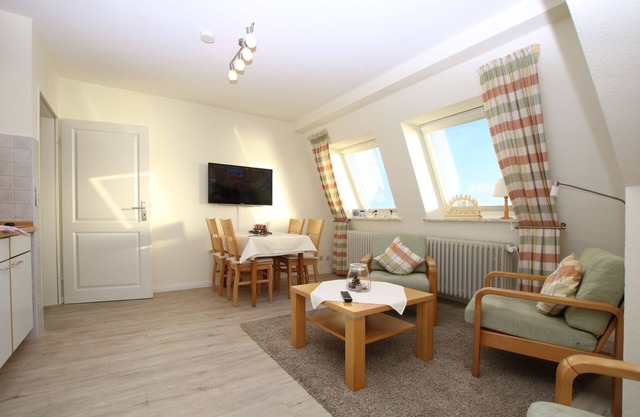 Ferienwohnung mit 2- Zimmern auf ca. 45m² mit Direktem Meerblick