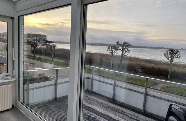 Ferienwohnung mit Direktem Meerblick und Wintergarten