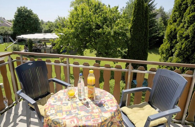 Appartement avec balcon privé et nombreux animaux à la ferme